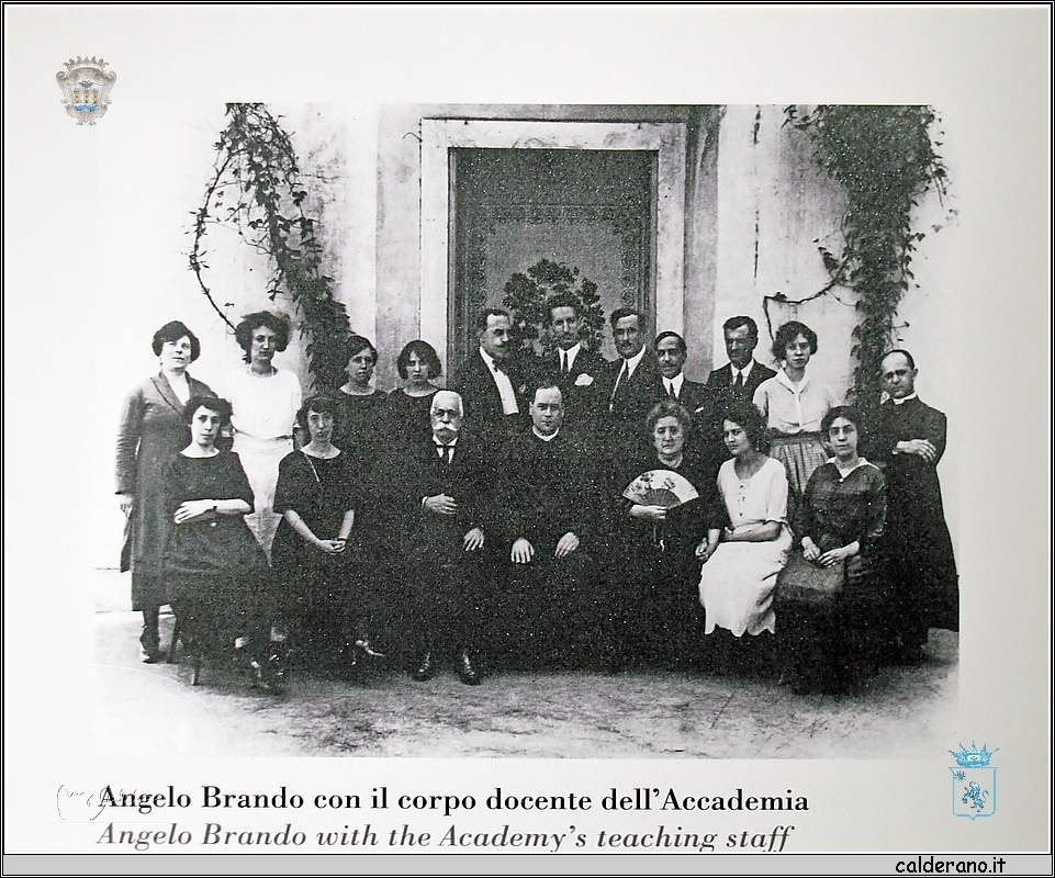 Angelo Brando con il corpo docenti dell'Accademia 19M_4167.JPG