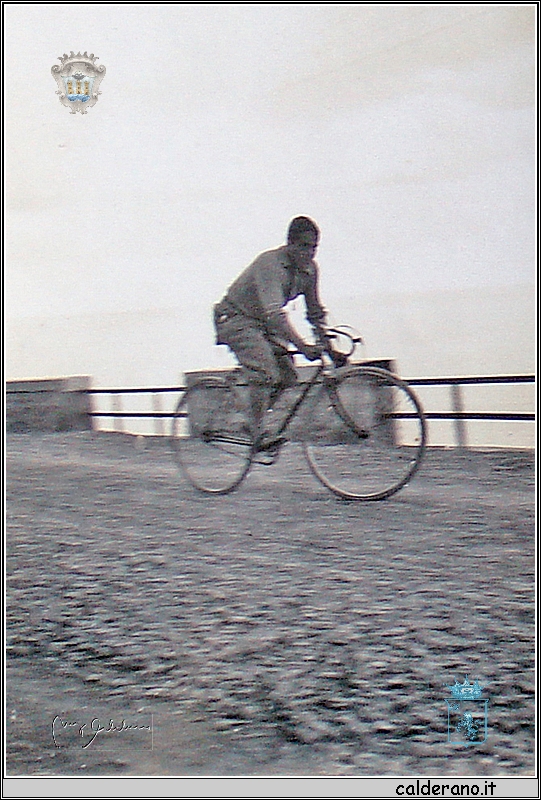 Pasquale Epifanio Iannini in bicicletta.jpg