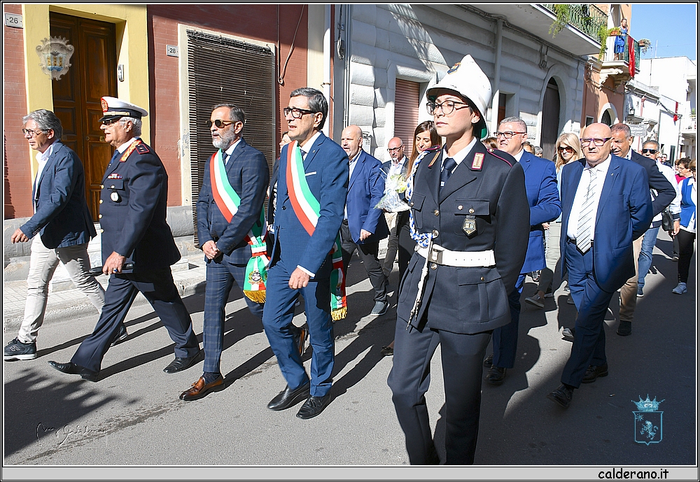 19R_7869.JPG