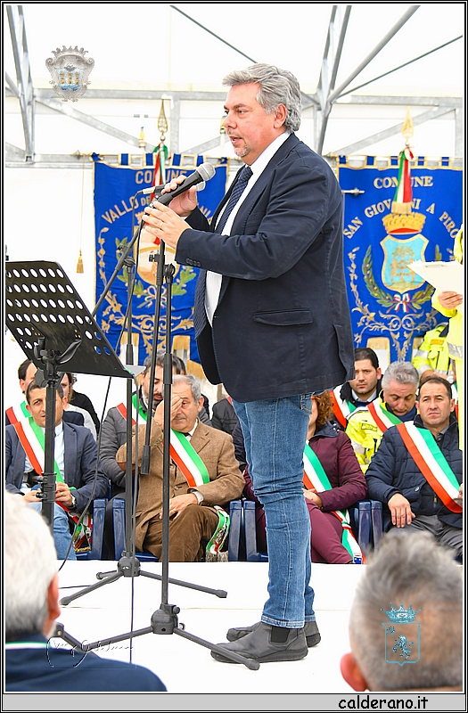 19R_8880.jpg