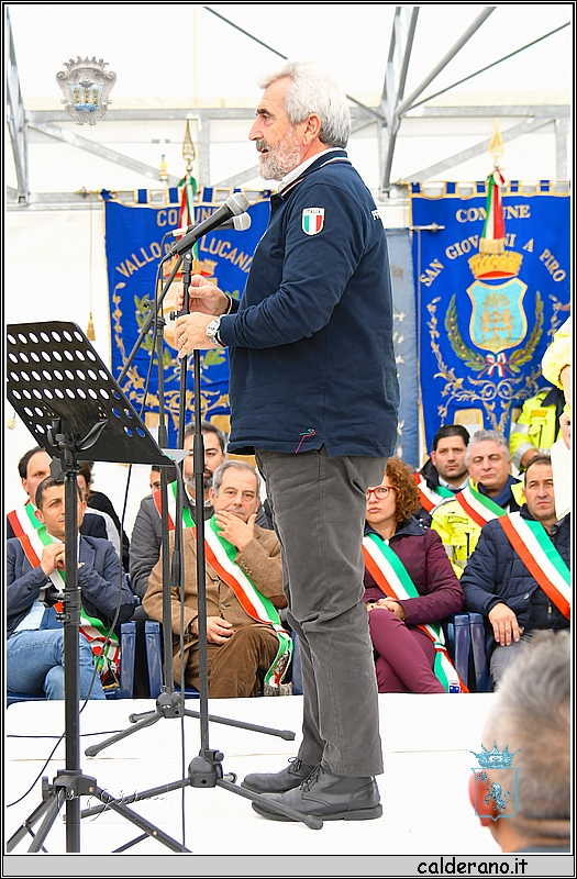 19R_8883.jpg