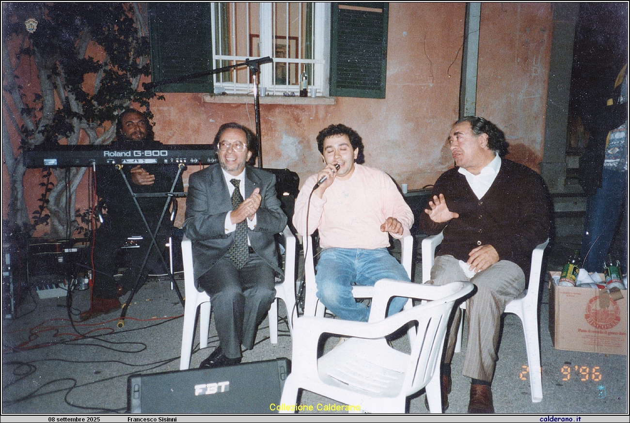 053 Karaoke a Piazza del Gesu' con Francesco Sisinni, Enzo Longobardi e Biagio Calderano.jpeg
