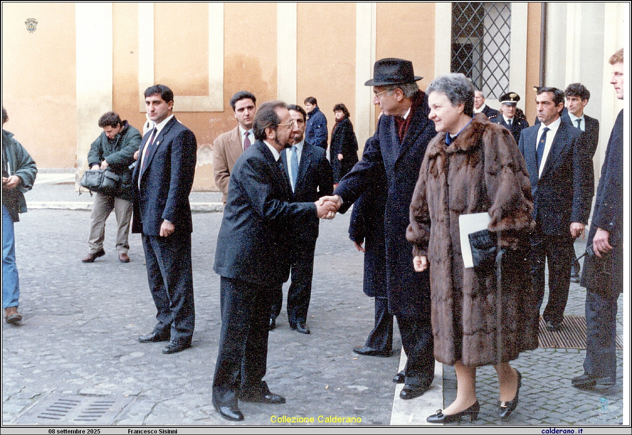 100 Il Presidente della Repubblica Francesco Cossiga  e Francesco Sisinni.jpeg