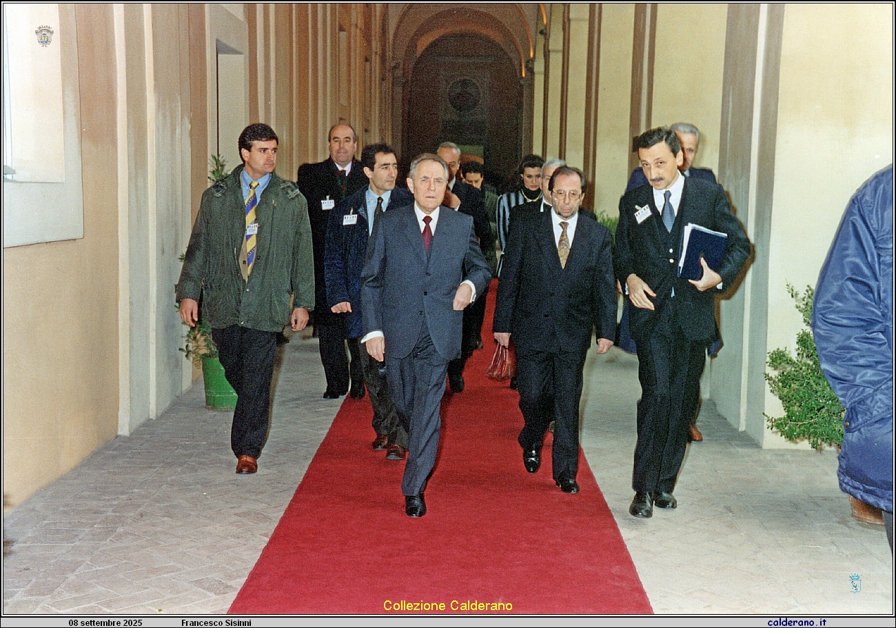156 Il Presidente della Repubblica Ciampi con il Prof. Francesco Sisinni.jpeg
