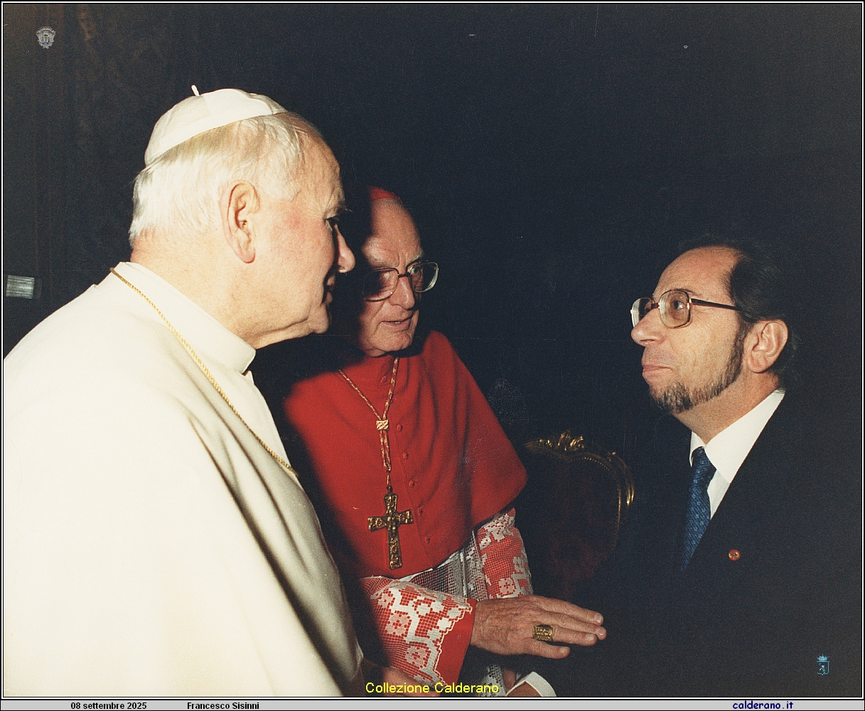 275 Giovanni Paolo II con Francesco Sisinni.jpeg