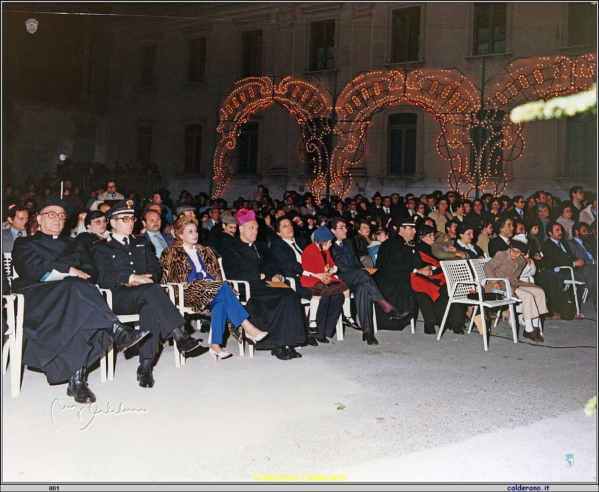 Ascoltatori al Concerto della Banda dell'Arma dei Carabinieri.jpeg
