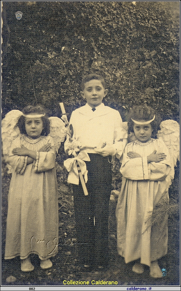 Prima Comunione di Biagio Calderano Senior con le sorelle Maria Pia e Marirosa - 30 Ottobre 1949.jpg
