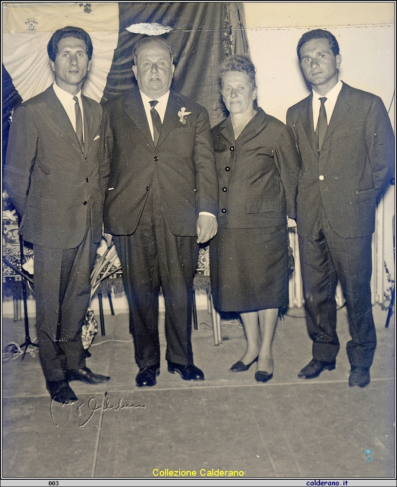 Il Maestro Schettino con Biagio, Maria ed Enrico Santoro.jpg