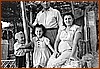 Biagio e Maria Maestri con i figli Enrico e Angioletta.jpg