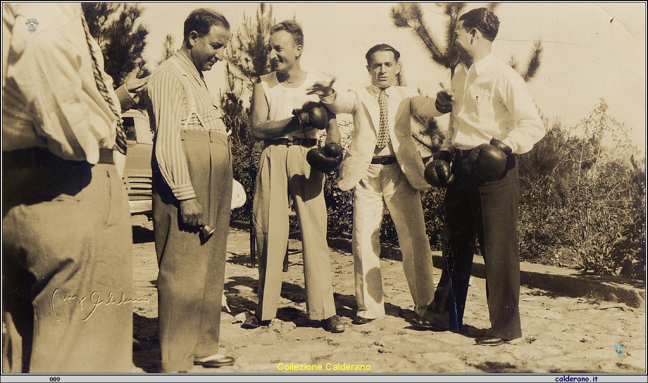 Indie Occidentali - Haiti - 4 pugni fra buoni amici Filippo Bombace, Benito Stoppelli e Biagio Giglio - Gennaio 1938.jpg