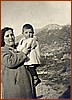 Mafalda Salvato e il figlio Umbertino.jpg