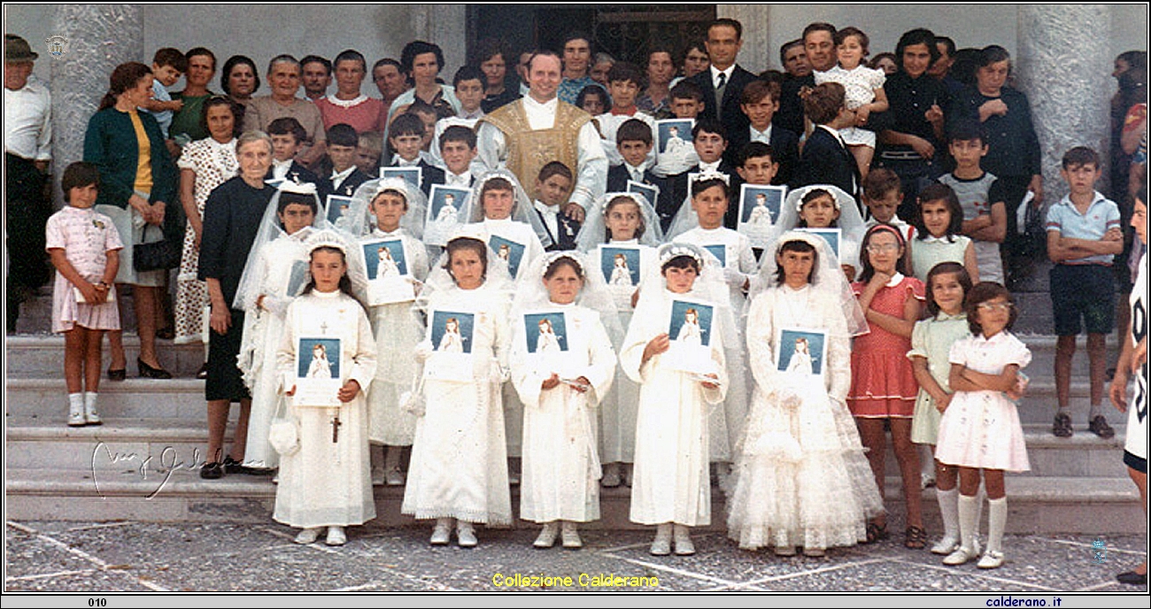 Prime Comunioni a Castello 1972.jpg