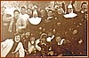 Alunne del De Pino con Suor Maria Fadda durante la nevicata.jpg