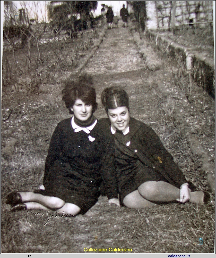 Maria Papa e Rosetta Cozza alunne del De Pino.JPG