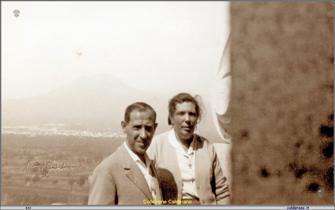 Vincenzo Colavolpe (1913-2004) e Filomena Calderano (1912-1999) a Pompei.jpeg
