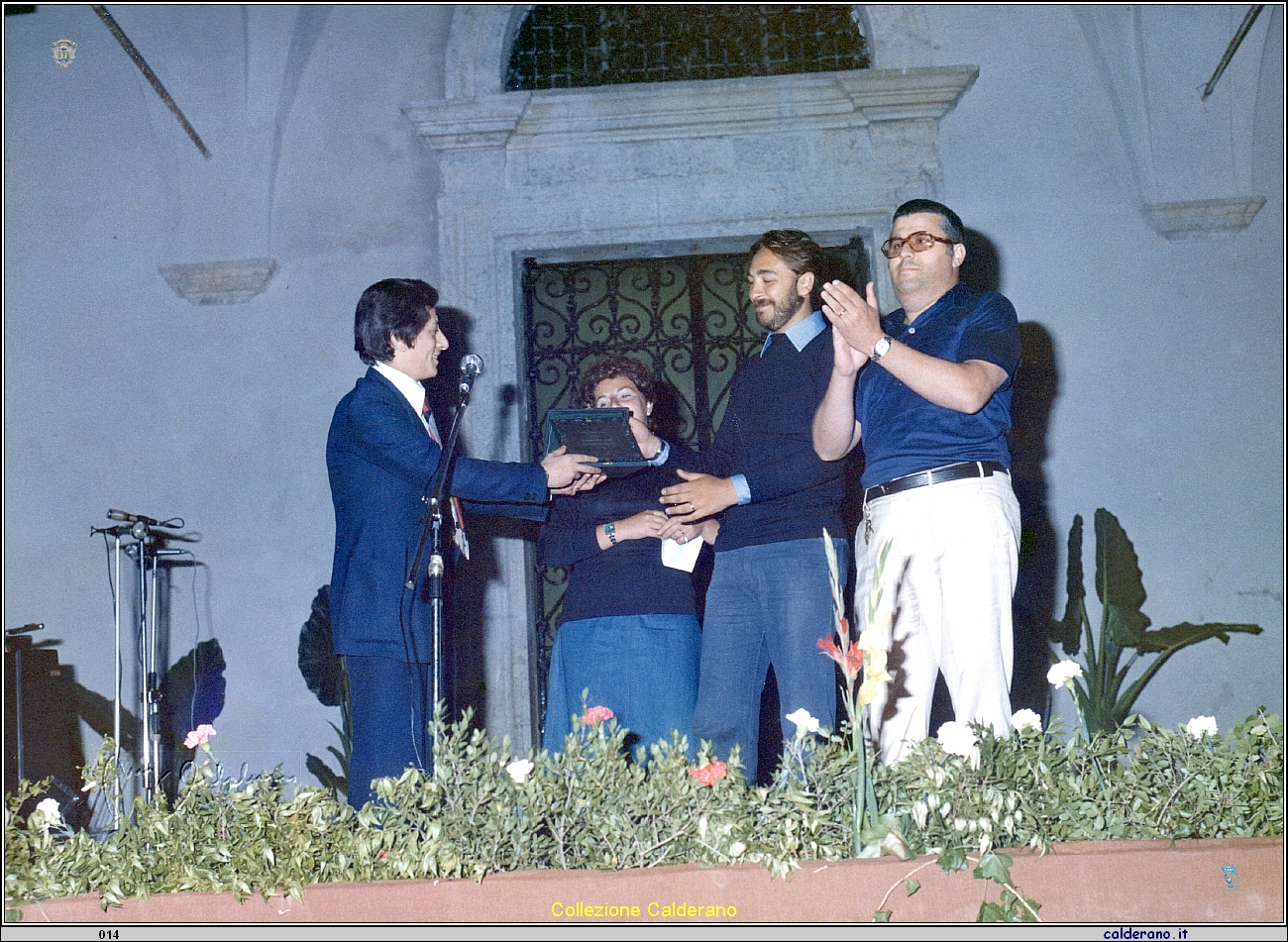 Francesco Brando premiato da Fernando Sisinni 1978.jpeg