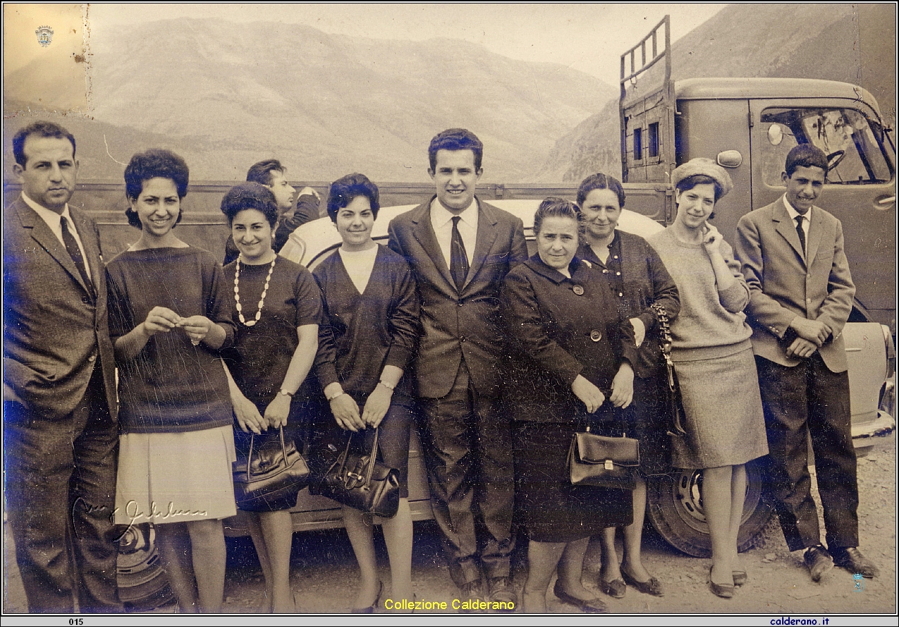 Arnaldo, Franca, Carmelina, Silvana, Biasino, Alfonsina, xx, Liliana e Biasino al Castello alla Festa di San Biagio.jpg