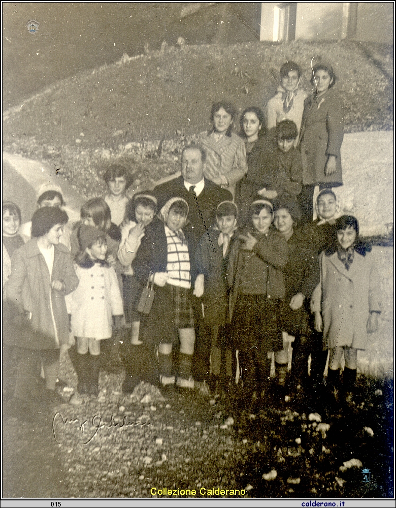 Passeggiata scolastica col Maestro Biagio Schettino.jpg