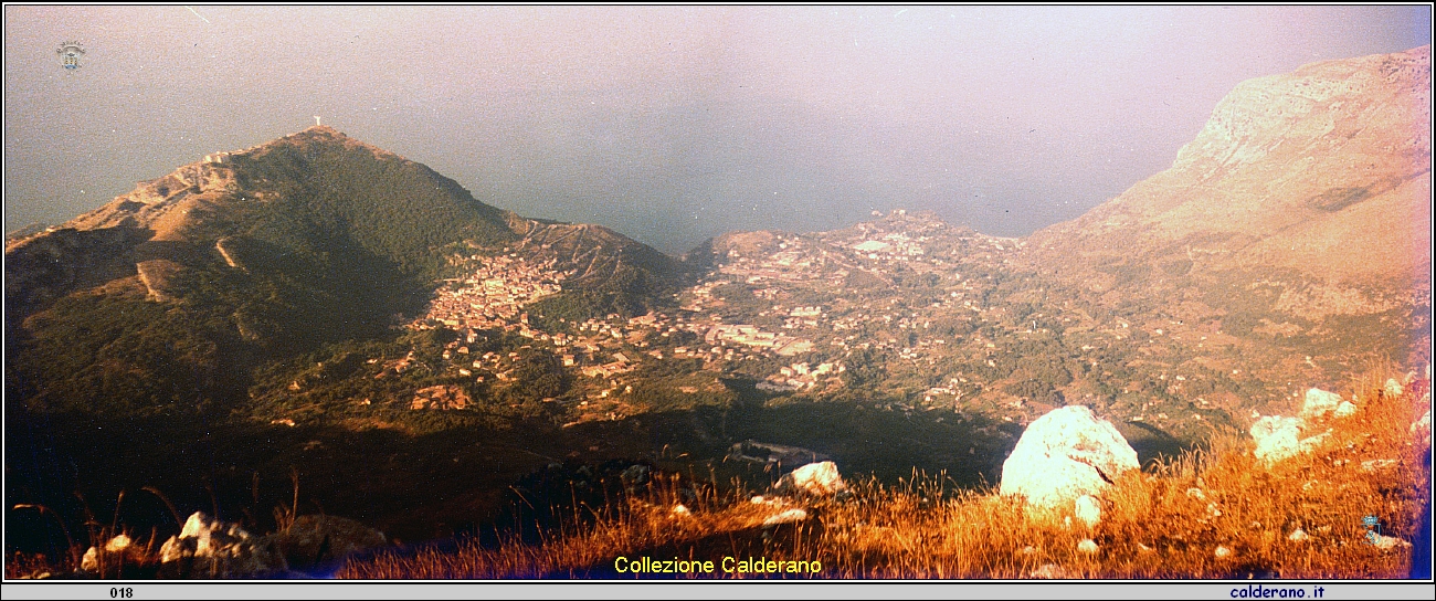 Il paese e la valle dalla croce.jpg