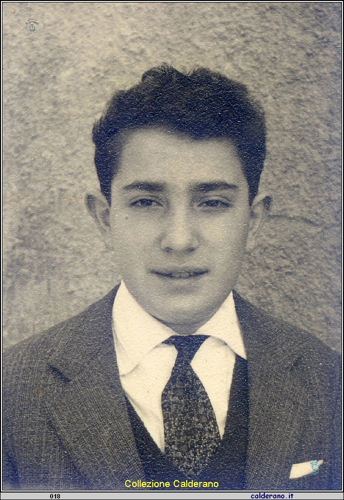 In prima media con cravatta e pochette.jpg