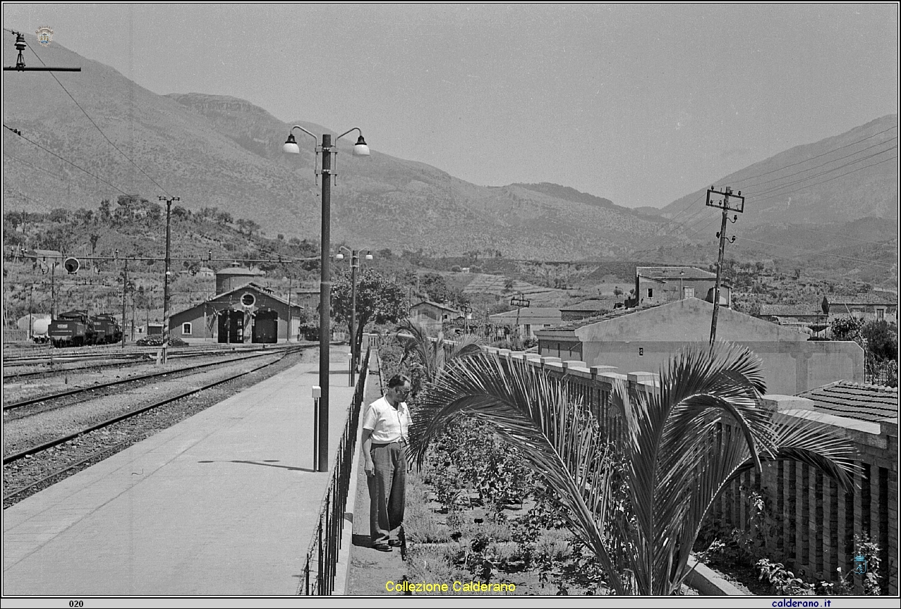 Alla stazione di Sapri 1.jpg