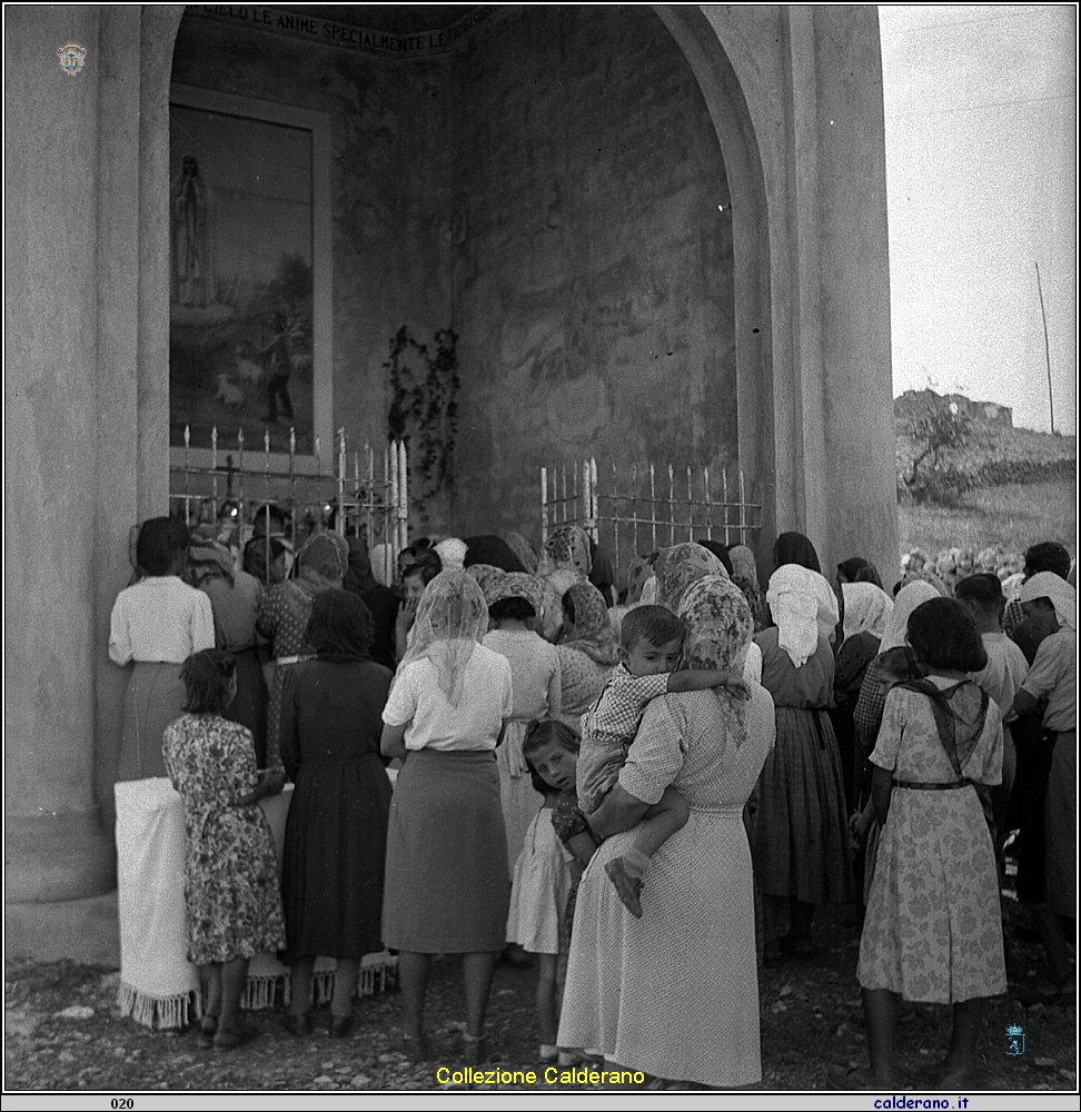 Celebrazione Eucaristica nella Cappellina di Fatima a Santa Caterina.jpg