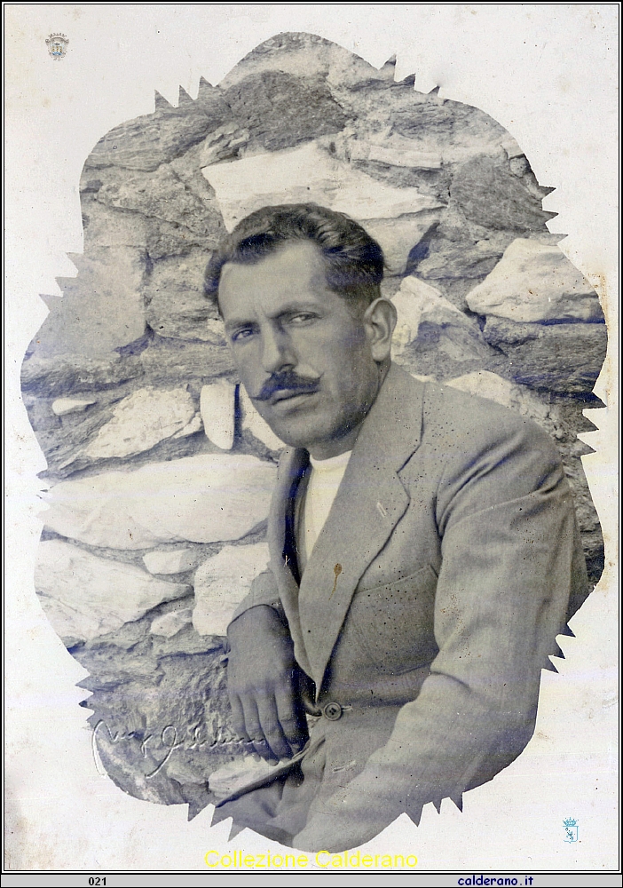 Giuseppe Calderano in Grecia nel 1942 marinaio in guerra.jpg