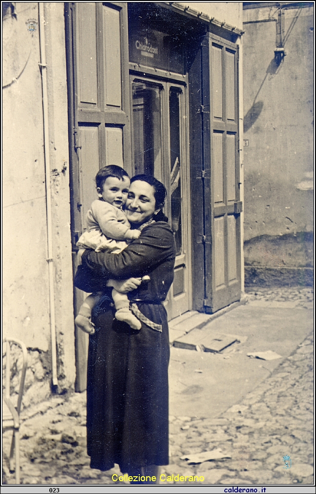 Pasqualino Avigliano e la Mamma Francesca Mazzeo.jpg