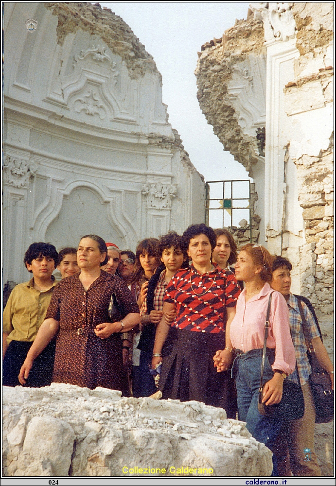 In Gita a Conza della Campania terremotata.jpg