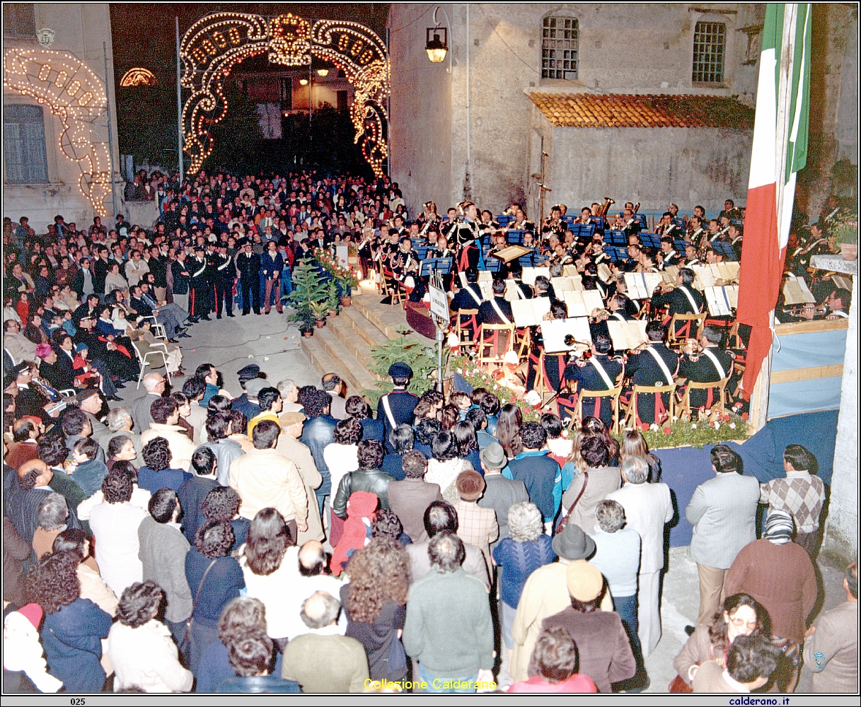 La Banda dell'Arma dei Carabinieri in concerto 1982.jpeg