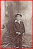 Ragazzino con il triciclo a Cersuta.jpg