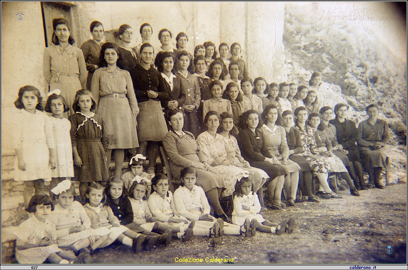 Ragazze dell'Azione Cattolica di Brefaro anni 45-50 5.jpg