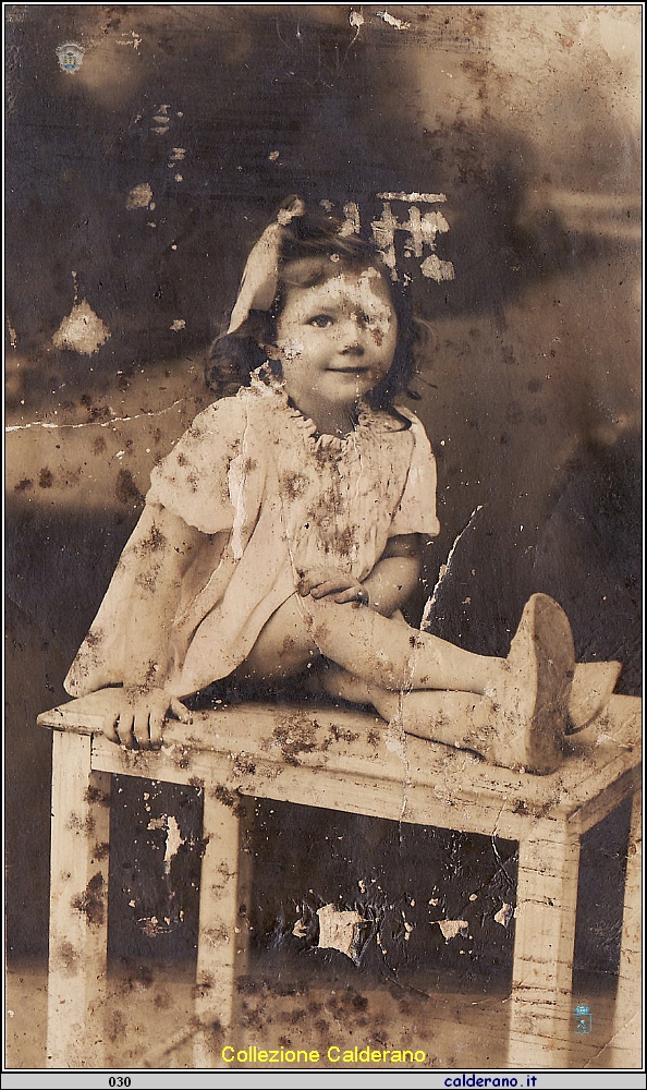 Bambina figlia di emigrati di Cersuta.jpg