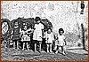 Bambini al Porto con la piccola Carmelina Avigliano davanti i libani.jpg