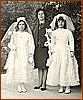 Prime Comunioni di Teresa e Laura Martino con la Maestra Agnese Ferraro D'Alascio.jpg