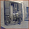 Maria, Umberto e Gigino Avigliano sulla lambretta davanti la farmacia Greco.jpg