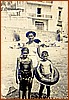 Elda Ambrosio con i nipoti al Porto.jpg