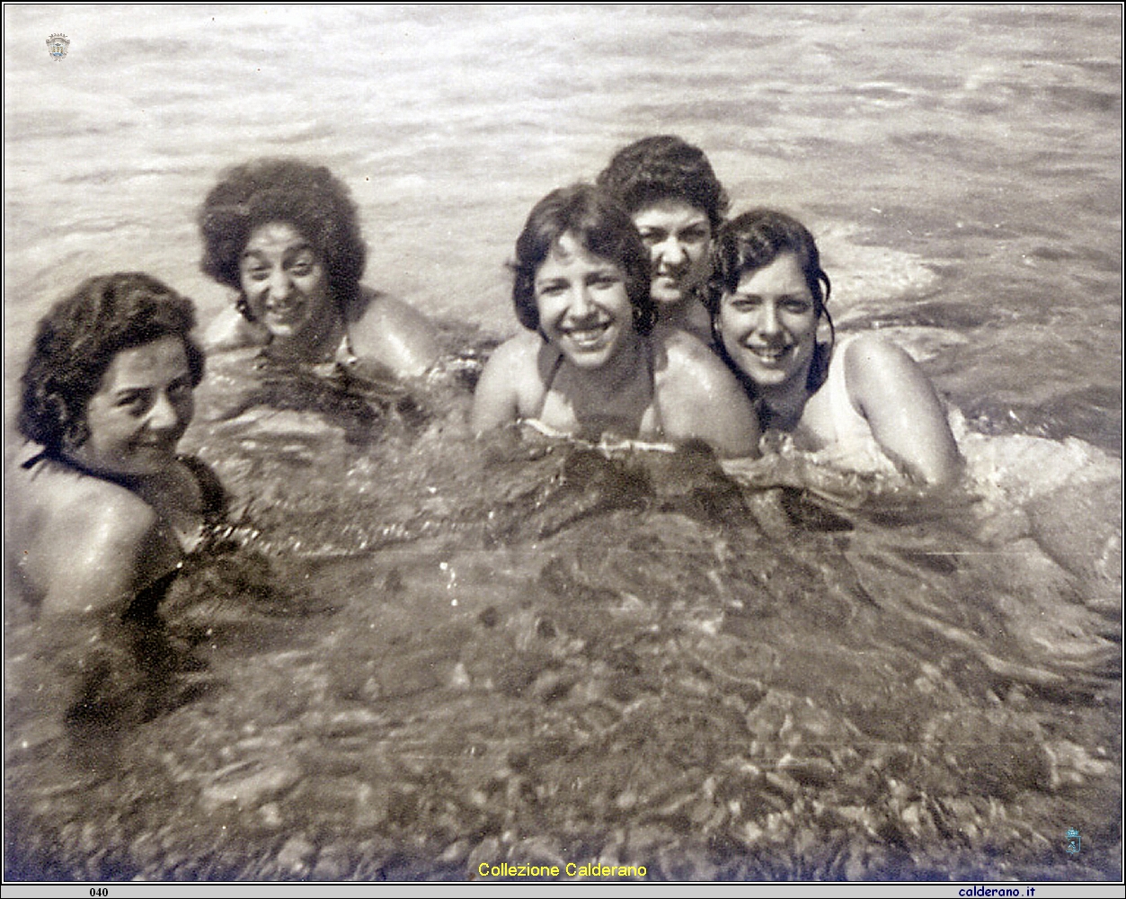 Emilia - Maria Pia e Maria Emilia Calderano, Adriana Liberatore e Liliana Colavolpe - Estate 1959.jpg