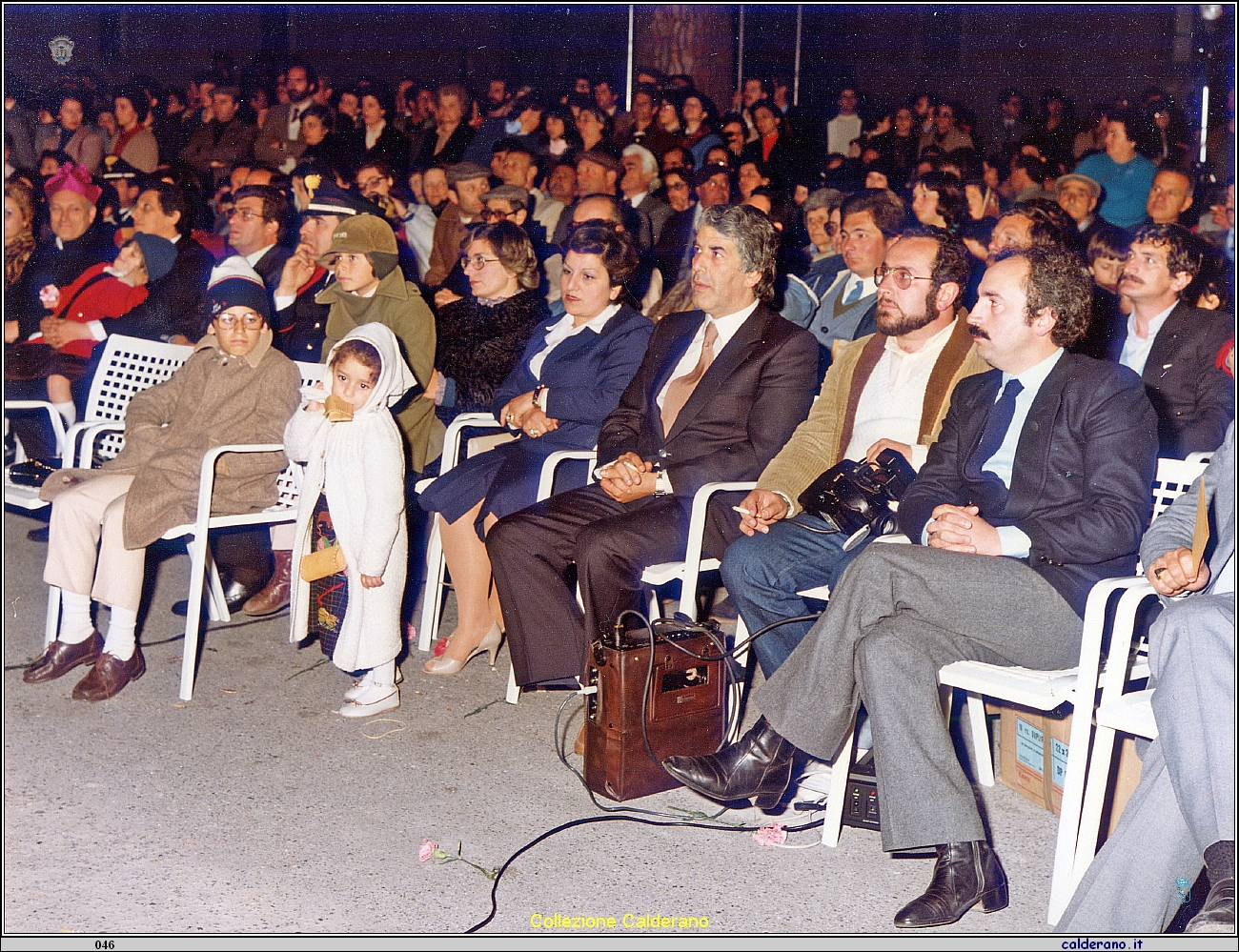 Spettatori al concerto della Banda Musicale della Marina Militare - Festa di San Biagio 1982.jpg