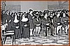 Pubblico nella palestra delle scuole medie.jpg