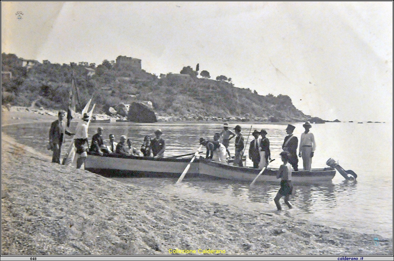Sulla spiaggia di Fiumicello 1928.jpg