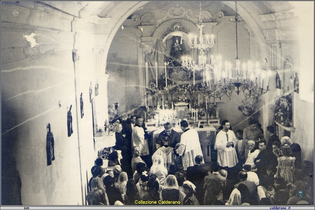 Il Vescovo Federico Pezzullo nella Chiesa del Porto.jpg