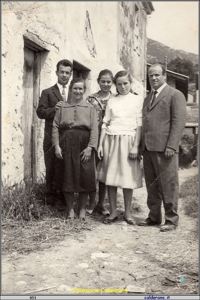 Rosa Limongi e Gennarino Giffuni con i parenti.jpeg