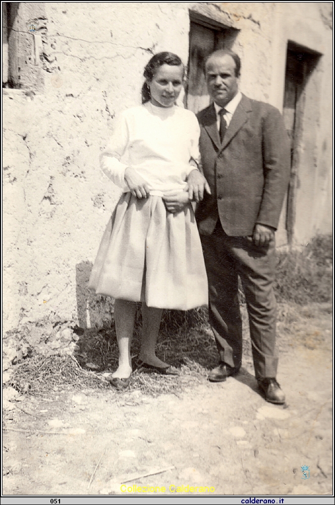 Rosa Limongi e Gennarino Giffuni in attesa del matrimonio.jpg