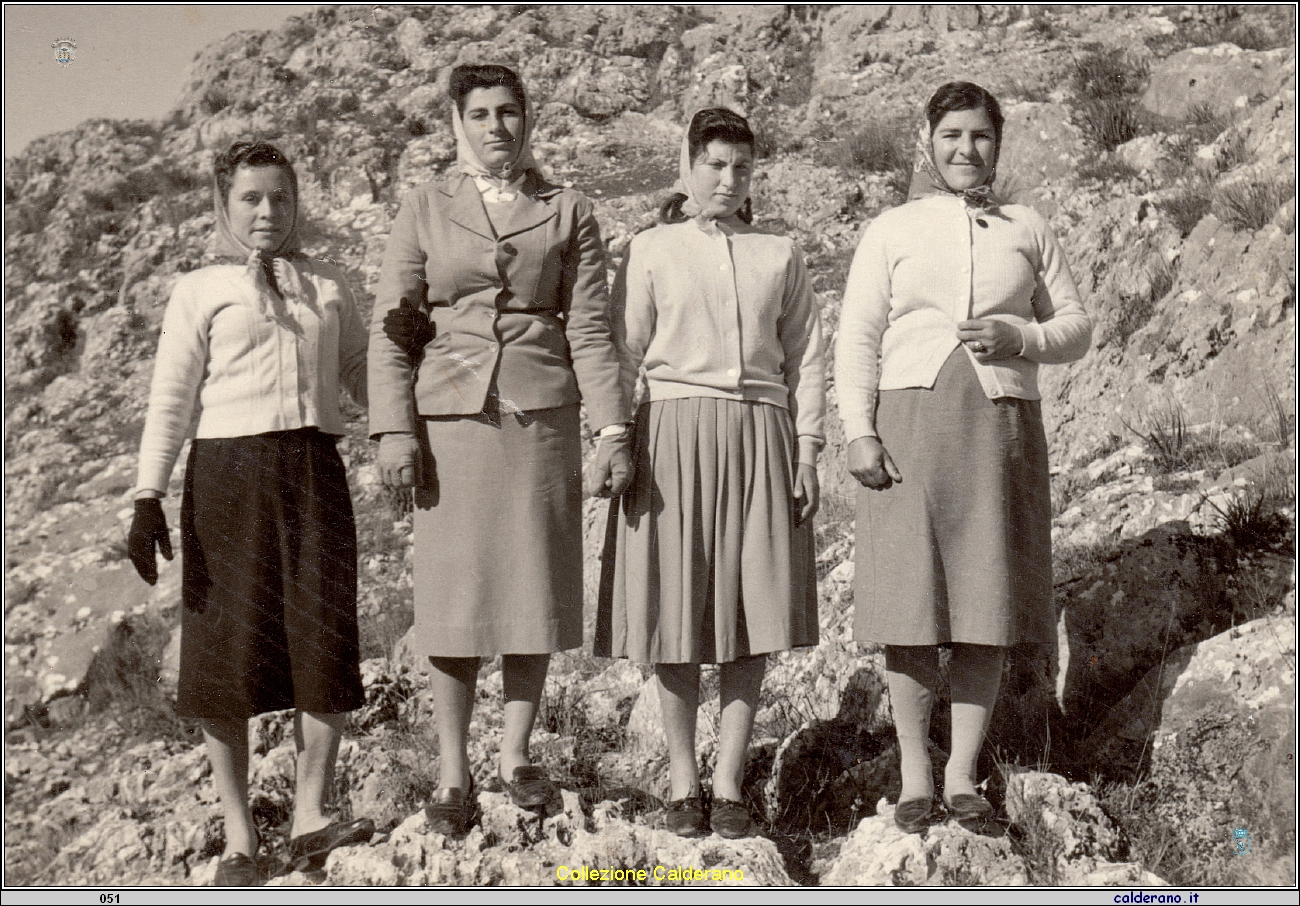 Signorine con Rosa Limongi 4.jpg