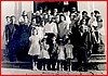 Foto ricordo per il battesimo sui gradini dell'Annunziata 1962.jpg
