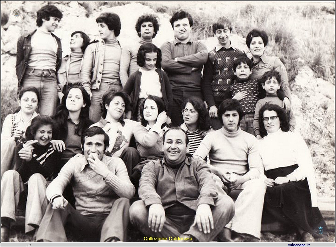 Ragazzi con Padre Amedeo.jpg