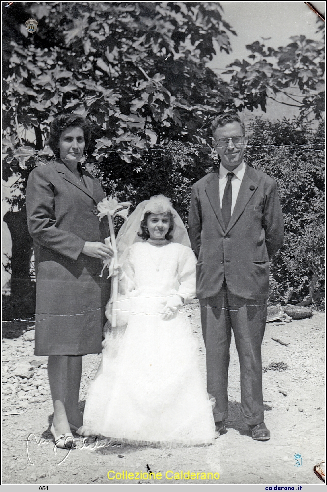 Prima Comunione con Palmira e Giacomo Labanca.jpeg