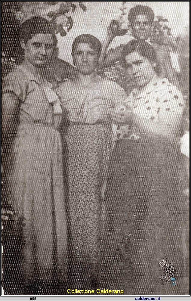 Nella Bertuzzi con Tetella e Giuseppina Liberatore.jpeg