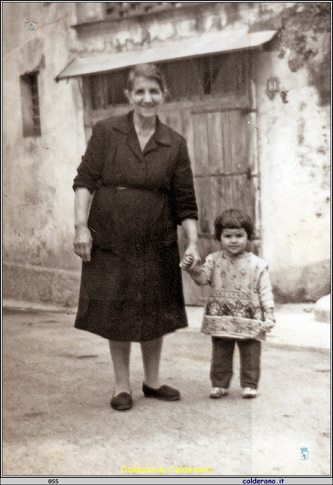 Tetella Liberatore e Marinella Velardi 10-06-1966.jpeg